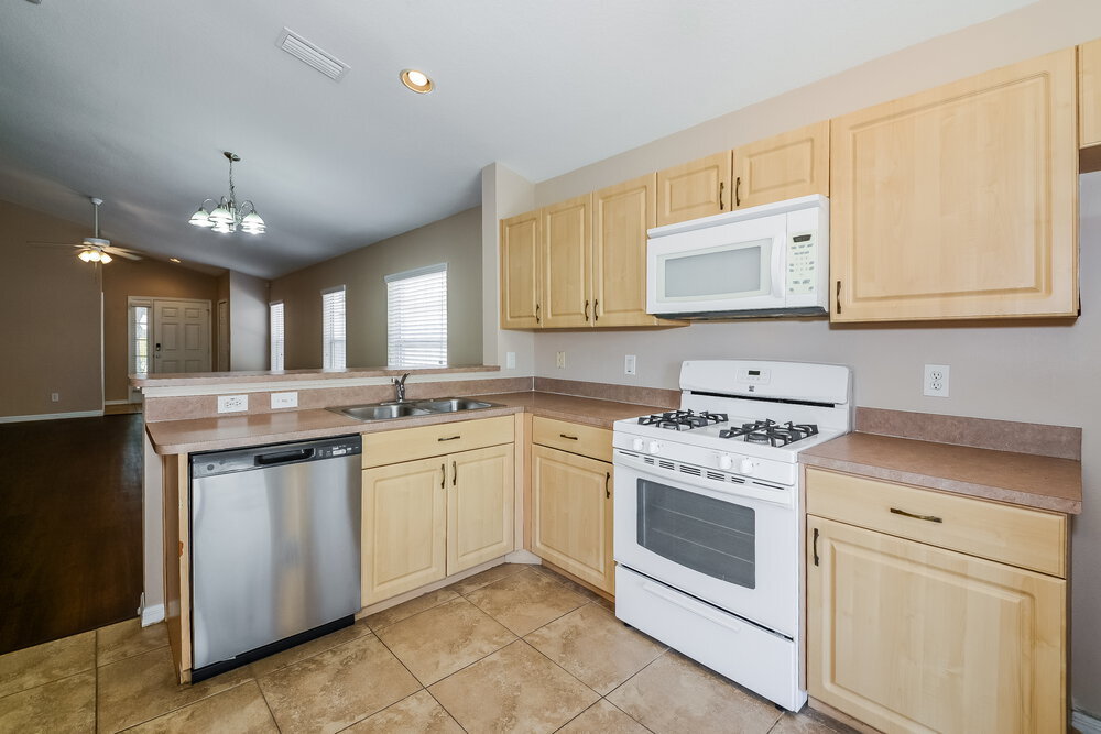 Building Photo - 10411 Lakeside Vista Dr