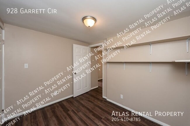 Building Photo - 928 Garrett Cir