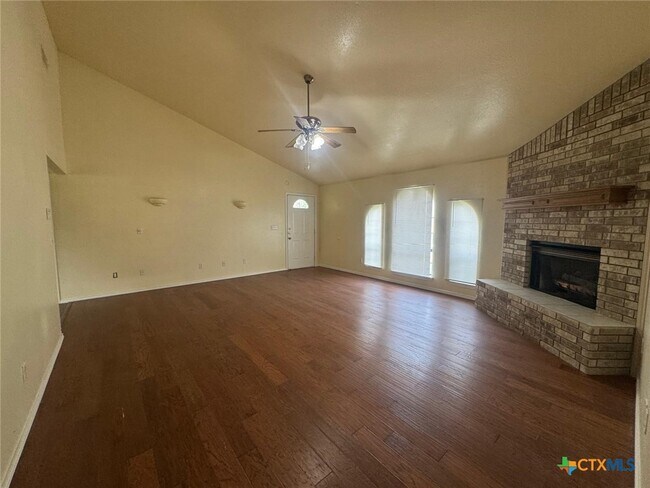 Building Photo - 2311 Old FM 440 Rd