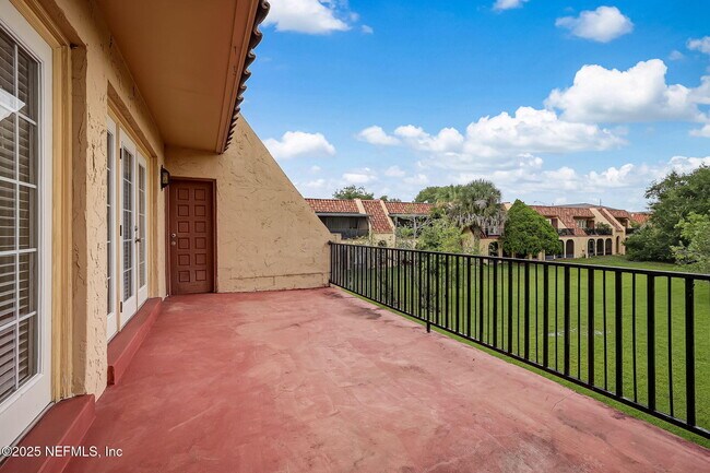 Building Photo - 6561 Mission Ct