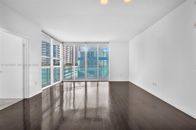 Building Photo - 951 Brickell Ave