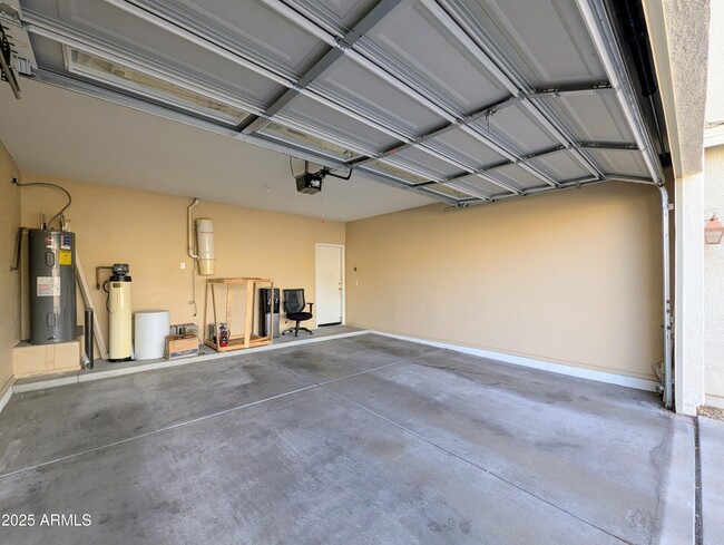 Building Photo - 6455 W Orchid Ln