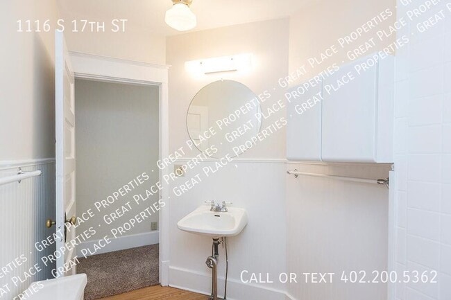 Building Photo - 1116 S 17th St