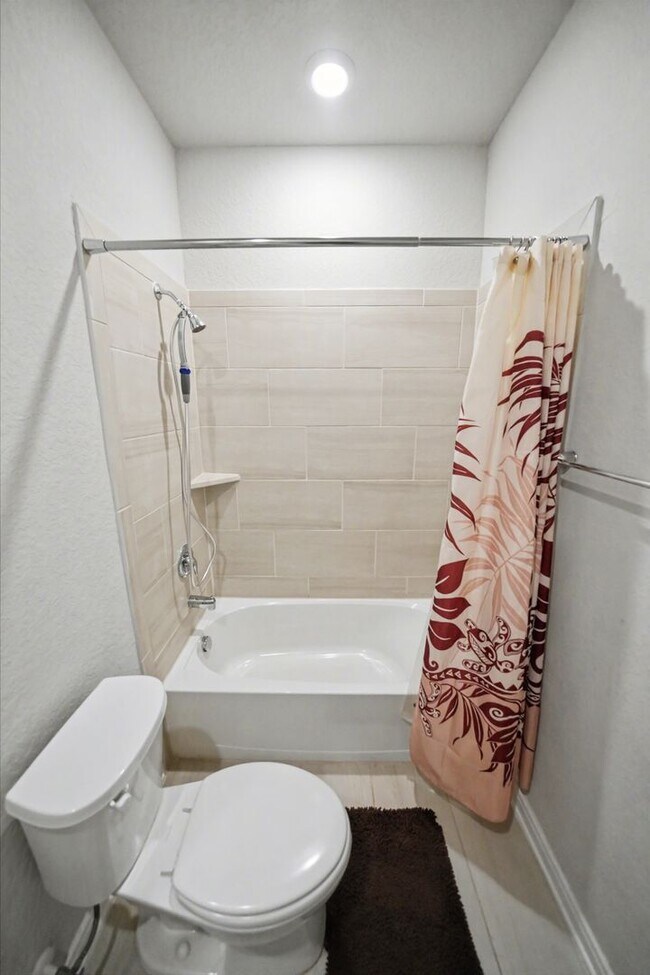 Building Photo - Stylish & Spacious 5-Bed in Prime Schertz Location! - Realtor Commission: $500