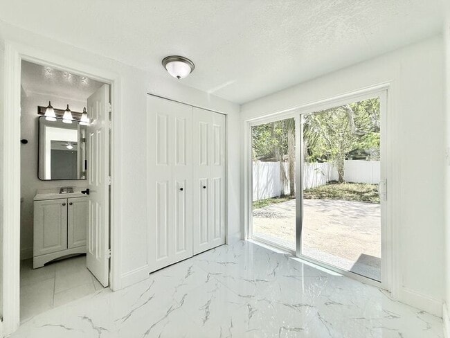 Building Photo - 2712 60th Ave N