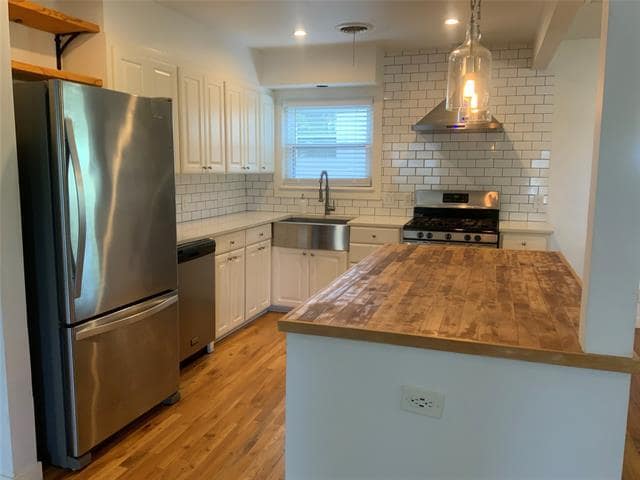 Building Photo - 4213 Lovell Ave