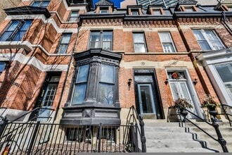 Building Photo - 1851 N Lincoln Ave