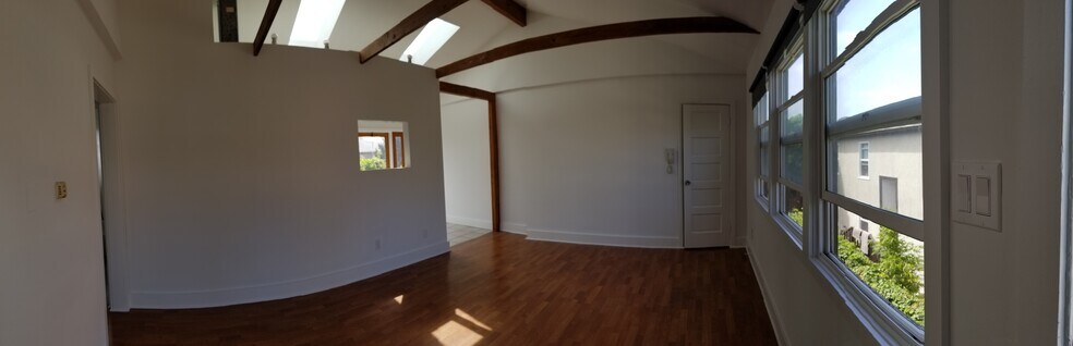 Building Photo - 631 San Juan Ave