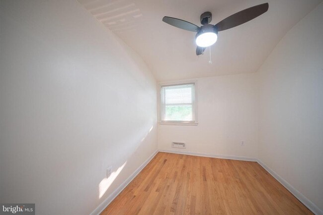 Building Photo - 1106 Linden Ave
