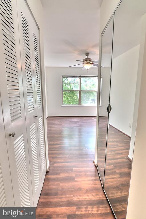 Building Photo - 1702 Ascot Way