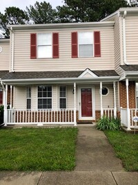 Building Photo - Coventry Townhome Move In Ready.