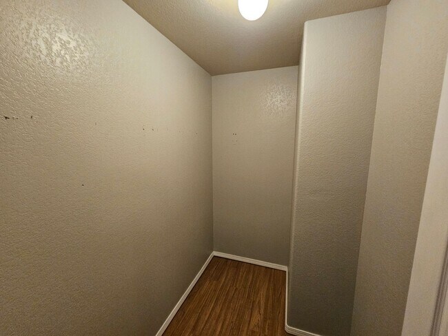 Building Photo - Nice 3 bedroom in west Fayetteville