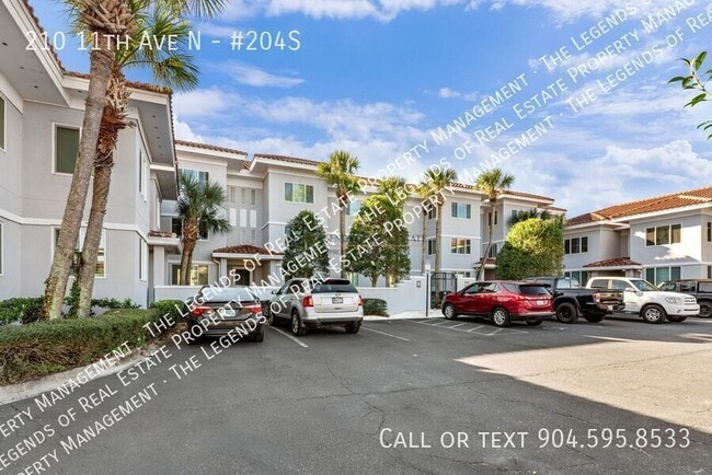 Building Photo - 210 11th Ave N