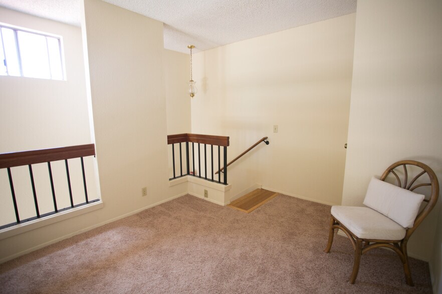 Building Photo - 4060 Rosenda Ct