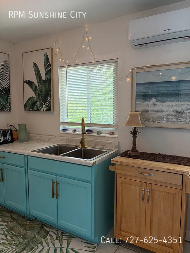 Building Photo - 521 71st Ave