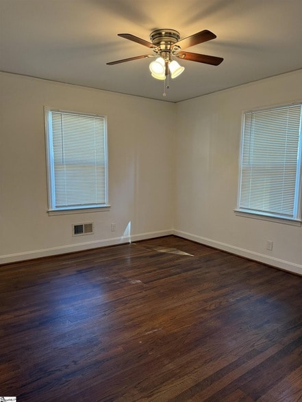 Building Photo - 320 Elaine Ave