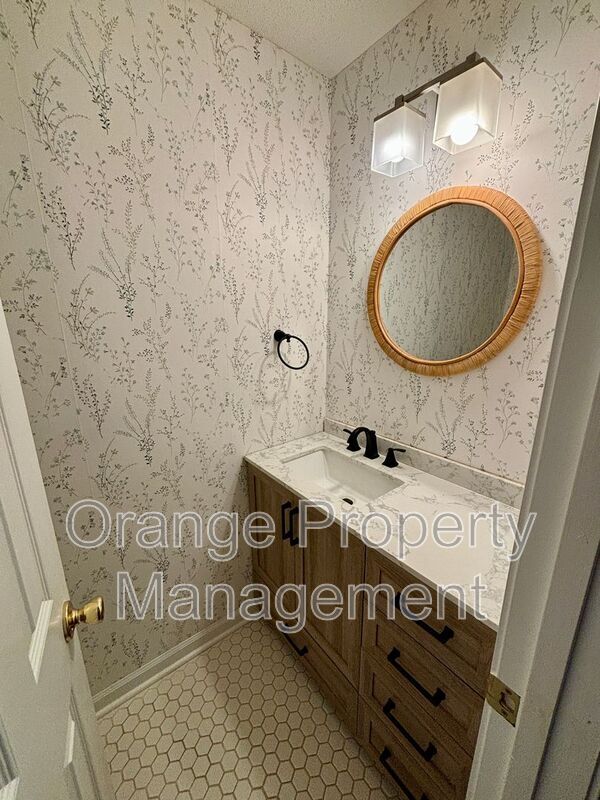 Building Photo - 193 Heather Dr