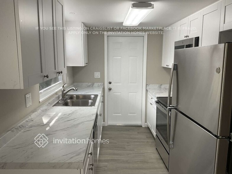 Building Photo - 202 NW 3rd St