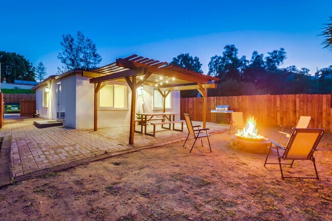 Building Photo - Barcelona Ridge Estates