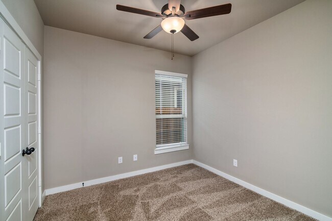 Building Photo - GORGEOUS 3 BEDROOM DUPLEX LOCATED IN MIDLOTHIAN ISD!