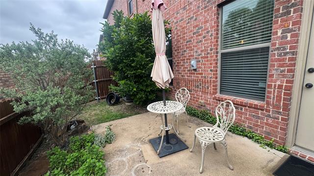 Building Photo - 824 Apple Hill Dr