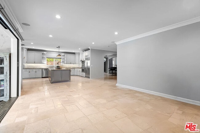 Building Photo - 4724 Noble Ave