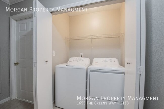 Building Photo - 1655 The Greens Way