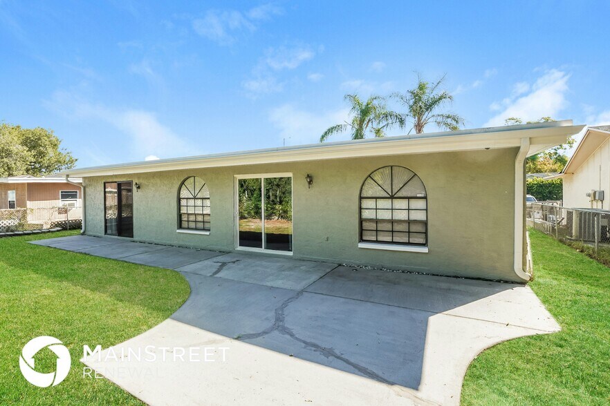 Building Photo - 8729 Sabal Way