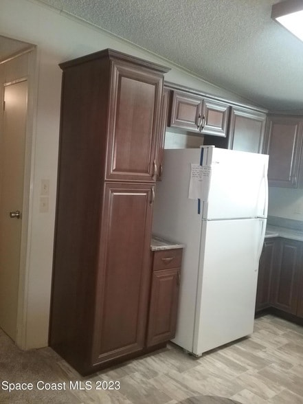 Building Photo - 1609 Ridge Dr