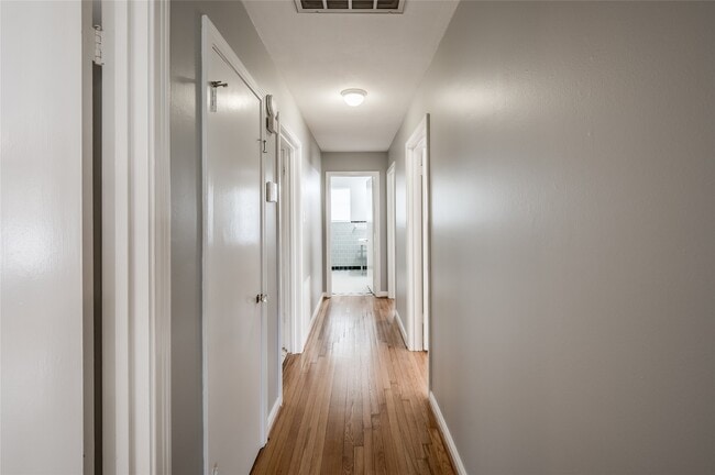 Building Photo - 3322 Elmridge St