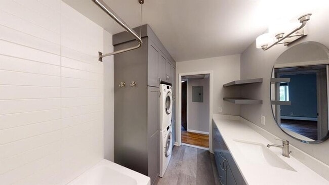 Building Photo - 1261 Island Dr