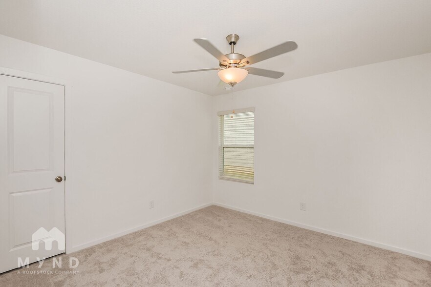 Building Photo - 2732 Mistwood Dr