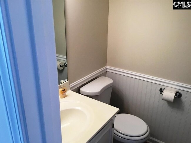 Building Photo - 241 Teesdale Ct