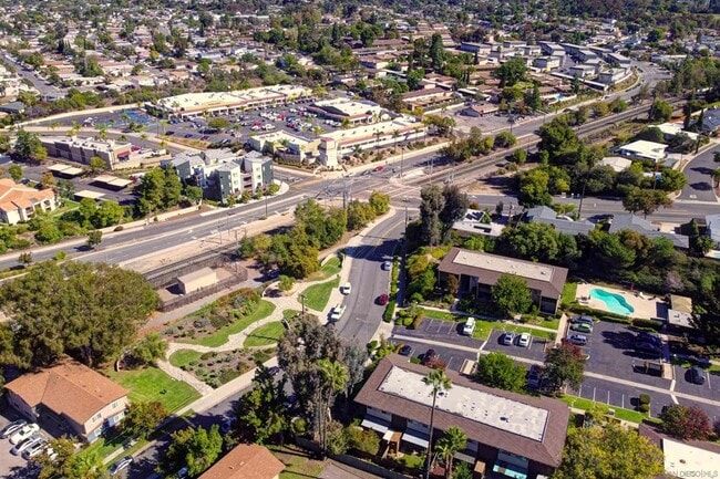 Building Photo - 9175 Campina Dr