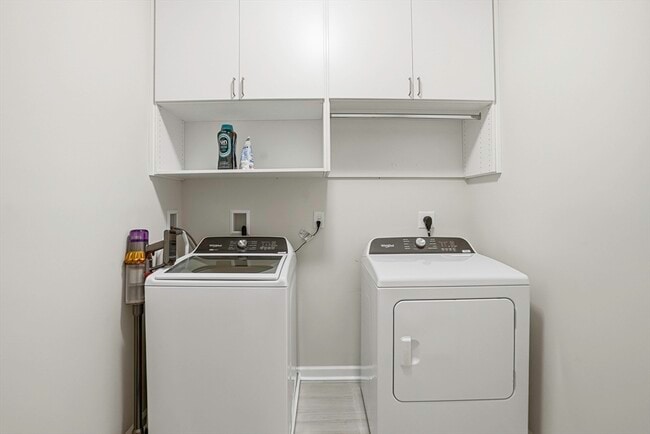 Building Photo - 4 Winslow Ln