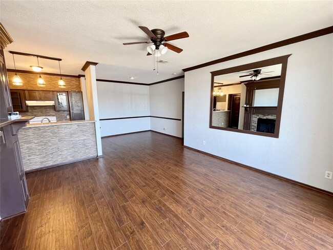 Building Photo - 14550 Fonmeadow Dr
