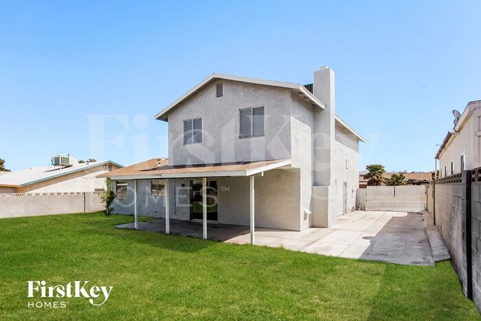 Building Photo - 732 Scottsdale St