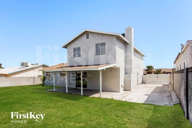 Building Photo - 732 Scottsdale St