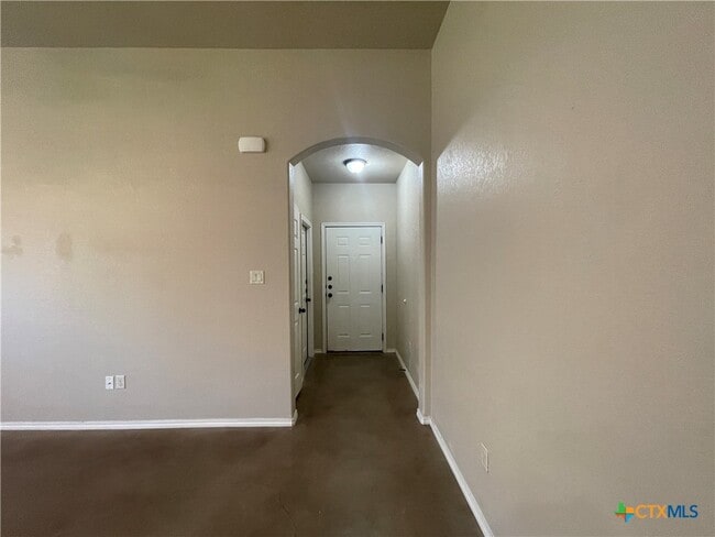 Building Photo - 758 Saengerhalle Rd