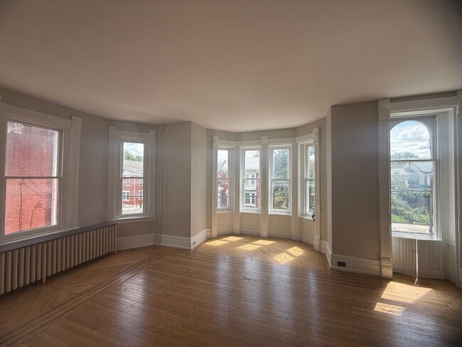 Building Photo - 242 S Hanover St