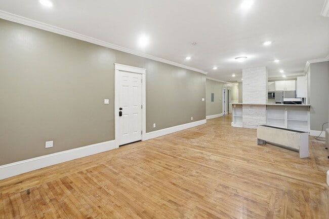 Building Photo - 131 Providence St