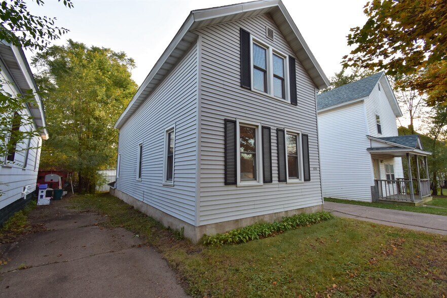 Building Photo - 1211 Summit St