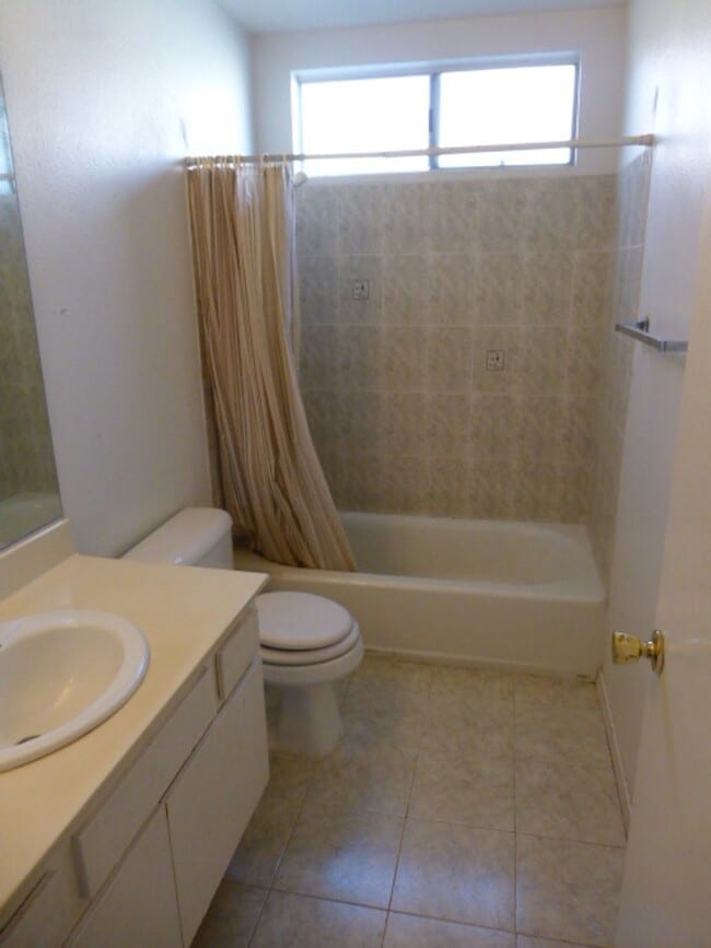 Building Photo - COMING SOON! 4 Bedroom Home for Rent in Ca...