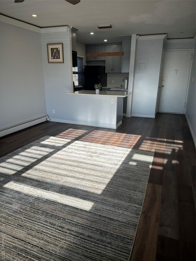 Building Photo - 55 Tulip Ave