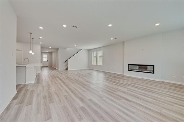 Building Photo - 3404 Riverlawn Dr