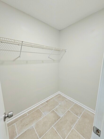 Master Bath Walk In Closet - 10430 Brawley Ln