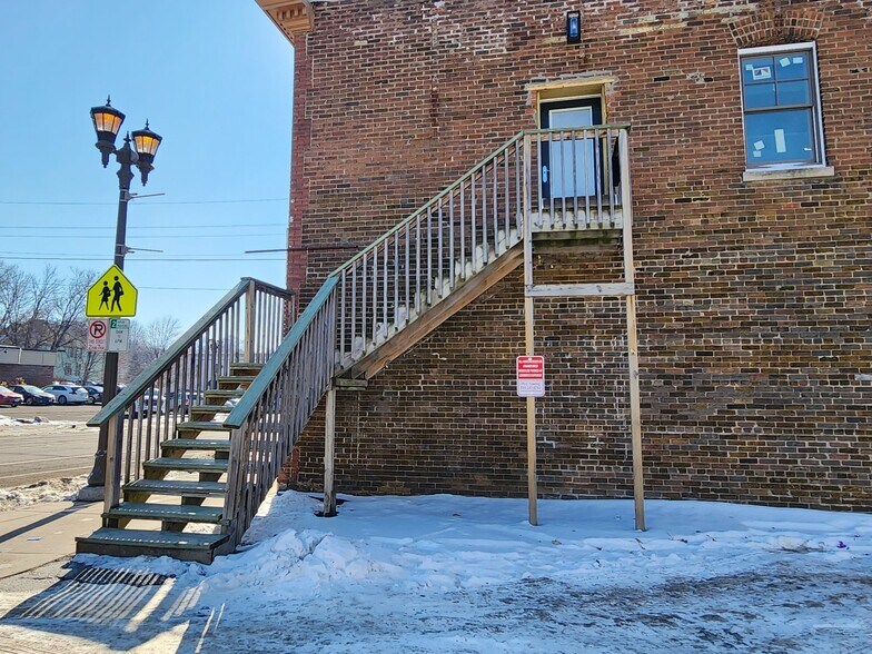 Building Photo - 1039 Payne Ave