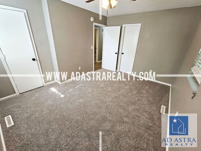 Building Photo - Updated 3 Bed 2 Bath Home in Kansas City-Coming SOON!!