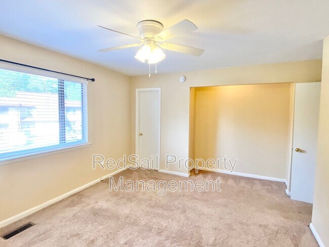 Building Photo - 1058 Willow Green Dr