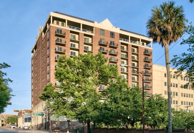 Primary Photo - 215 W College Ave